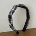 Serre-tête vintage à carreaux noir et blanc pour femme avec design à dents antidérapantes - Style Tressé à Carreaux Noir et Blanc