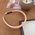 Elegante variante di cerchietto sottile in raso mercerizzato rosa con etichetta fatta a mano francese - Rosa chiaro