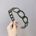 Dark green plastic chain link headband with wide anti-slip wave design for women - Dark Green