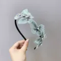 Eleganter hellblauer Schmetterling Haarreif mit Perlen und feinen Stickerei-Verzierungen - Perle Grün