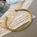 Mustard yellow velvet pleated headband with thin edge for autumn and winter outfits - Flat Style / Yellow