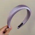 Elegante cerchietto imbottito in raso viola con finitura liscia per accessori da donna - Viola