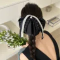 Barrette à cheveux élégante avec grand nœud en satin noir et dentelle blanche - Style de Noeud Floral / Noir Fleuri