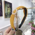 Gele geplooide hoofdband met cirkel van parels en strassteentjes, antislip voor dames - Geel (Ovaal)