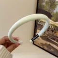Diadema minimalista de satén verde menta para un peinado elegante de estilo francés - Verde menta