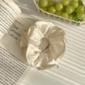 Scrunchie in seta crema con bordi in pizzo ricamato per acconciature eleganti retrò francesi - Stile a Bordo Sottile / 1 Pezzo/Confezione / Beige