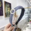 Eleganter hellblauer rutschfester Haarreif mit rundem Perlen- und Strassstein-Zierornament - Hellblau (Rund)