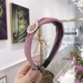 Eleganter rosa Stoff-Haarreif mit einem funkelnden Perlen- und Strass-Rundanhänger - Rosa (Oval)
