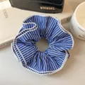 Chouchou en satin à rayures bleues et blanches de style français pour la coiffure - Style Élégant à 4 Couches / 1 Pièce / Rayé Bleu