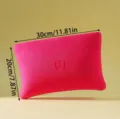 Große pinke Neopren-Kosmetiktasche mit Maßen von 30x20 cm für Reise und Alltag - Portulakrot
