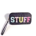 Trousse à cosmétiques en nylon noir avec écussons colorés en chenille STUFF - Avec Dragonne / Noir