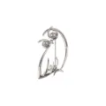 Eleganter minimalistischer silberner Hohl-Doppelvogel-Anstecker mit zwei grauen Perlen. - Hohlvogel mit Doppelperlen / Silber