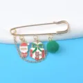 Detailansicht der Weihnachtsbrosche mit Weihnachtsmann, Geschenkbox und grünem Pompon - Weihnachtsmann Geschenkbox Stil (01) / Gold