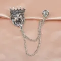 Vintage silberne Löwenkopf Brosche mit Krone und doppelter Kette für Herrenmäntel - Löwenkopf / Löwenkopf Silber