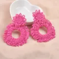 Übergroße handgefertigte Creolen aus Glasperlen in leuchtendem Pink für Damen Mode - Übertriebener Runder Ring-Stil / Pflaumenrot