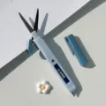 Creatief 2-in-1 nutsvol mes en draagbare pennen-vormige schaar voor knutselpapier. - Blauw