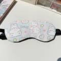 Masque de sommeil mignon lapin de dessin animé avec motif à carreau pastel pour doux repos. - Lapin Mignon