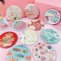Mignon miroir de poche rond de dessin animé, miroir de maquillage portable avec motifs. - Style Aléatoire