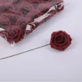 Dunkelrote PE Schaumstoff künstliche Rosenköpfe mit Stiel für Hochzeit Bogen Dekoration Blumen. - Gefärbtes Weinrot