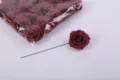 Dunkelrote künstliche PE-Schaumstoffrosen für DIY-Hochzeitssträuße und Valentinstag-Deko. - Gefärbtes Weinrot