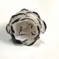Witte kunstmatige rozenbloemkop met zwarte glitterrand voor boeket en decoratie. - 30 Stuks Verpakking / Wit met zwarte rand, 30 stuks