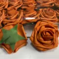 Künstliche PE Schaumstoff Rosen Blüten verblüht orange für DIY Hochzeitsbogen Blumenstrauß - Gefärbtes Senfgelb