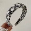 Serre-tête rembourré fait main tricoté avec motif pied-de-poule noir et blanc - Style B (Petit Plaid - Noir & Blanc)