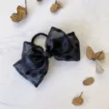 Elegante zwarte organza haarelastiek met stippen voor haaraccessoires - Strikstijl met Stippen (200510) / Zwart