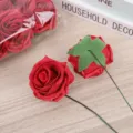 Teste di rose artificiali in schiuma PE rossa con steli per bouquet fai da te e decorazioni - Borgogna