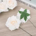 Kunststof PE schuim rozenkoppen met stelen voor DIY boeketten, huwelijksdecoratie en cadeaus. - Gradiënt Champagne