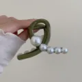 Pince à cheveux élégante en acrylique vert décorée de perles blanches pour femmes - Vert matcha