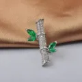 Elegante broche de bambú en color plata con hojas verdes y cristales muy brillantes - Bambú / Estilo 01 Plateado