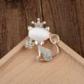 Eleganter katzenförmiger Broschen-Pin mit Opalstein und glänzenden Strasssteinen - Krone Katze Stil (05)