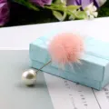 Eleganter rosa Nerzfell-Broschen-Anstecker Modeschmuck mit großer Perle für Damen - Nerzfell-Perlenbrosche (746) / Rosa