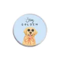 Leuke ronde Golden Retriever button met 'Stay Golden' tekst en rode strik detail - Ronde Stijl (YP4078)