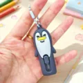 Leuke cartoon pinguïn stanleymes sleutelhanger draagbare doossnijder voor studenten cadeau - Kleine Pinguïn