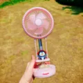 Ventilador USB portátil rosa con lindo pingüino columpio para escritorio y dormitorio estudiantil. - 3 Velocidades / Rosa