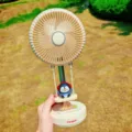 Ventilador de mesa USB de pingüino columpio, mini ventilador portátil para oficina. - 3 Velocidades / Beige