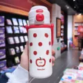 Tragbare isolierte Trinkflasche mit Strohhalm süßem Apfel Muster Edelstahl Becher für Schule - 500ml / Apfel