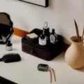 Boîte de rangement de bureau vintage avec tiroir en rotin, organisateur de cosmétiques. - Noir 1 Couche / Tiroir Rouge