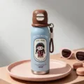 Edelstahl Thermosflasche süße tragbare Kinder Trinkflasche mit Riemen und Cartoon Mädchen - 500ml / Kaffee