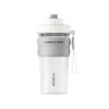 Tragbare große Kunststoff-Wasserflasche mit Silikon-Grip, stilvolles Design für das Büro. - 630ml / Grau