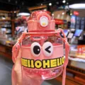 Süße rosa Bauch Wasserflasche mit Gurt, Cartoon große Augen Design und praktische Strohhalm Tasse. - 860ml / Rosa