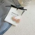 Eleganter rosa Gelee-Essig-Bogenhaarnadel für Frauen, handgefertigtes minimalistisches Accessoire - Schleife-Stil / Rosa