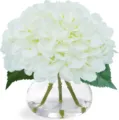 Gros plan d'hortensias blancs artificiels dans un vase en verre avec fausse eau décor. - JS053 Grand Hortensia Blanc (Y Compris Bouteille)