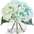 Hortensias artificiels dans un vase en verre transparent avec de l'eau fausse. - Hortensia Bleu Clair (Y Compris Bouteille)