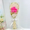 Handgefertigter Pfeifenreiniger Hibiskus Blumenstrauß Detail, schönes Geschenk im klaren Beutel. - Rosa