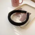 Minimalist black knitted wide sponge headband with high top design for facial washing - Black