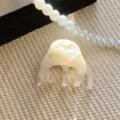 Pince à cheveux élégante en acétate à motif de marbre beige pour coiffures vintage et style français - Blanc Pur Nacré
