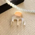 Élégante pince à cheveux en acétate marbré beige clair pour coiffure minimaliste - Blanc Lait